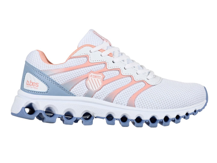Tenis deportivos K-Swiss Tubes V en color blanco con detalles en azul chambray y coral.