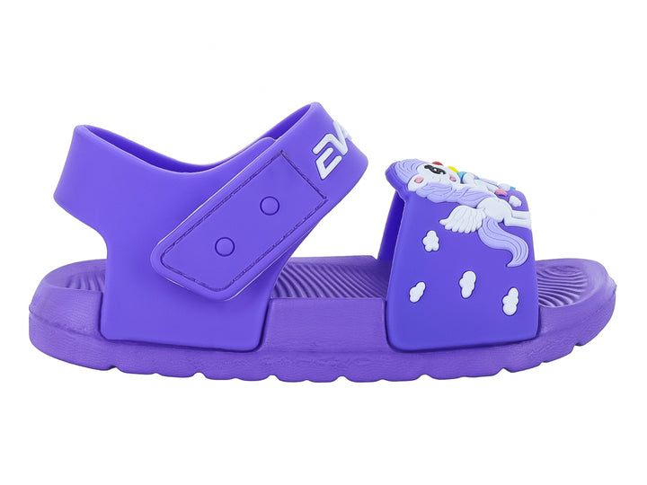 Sandalia lila con diseño de unicornio y nubes blancas.