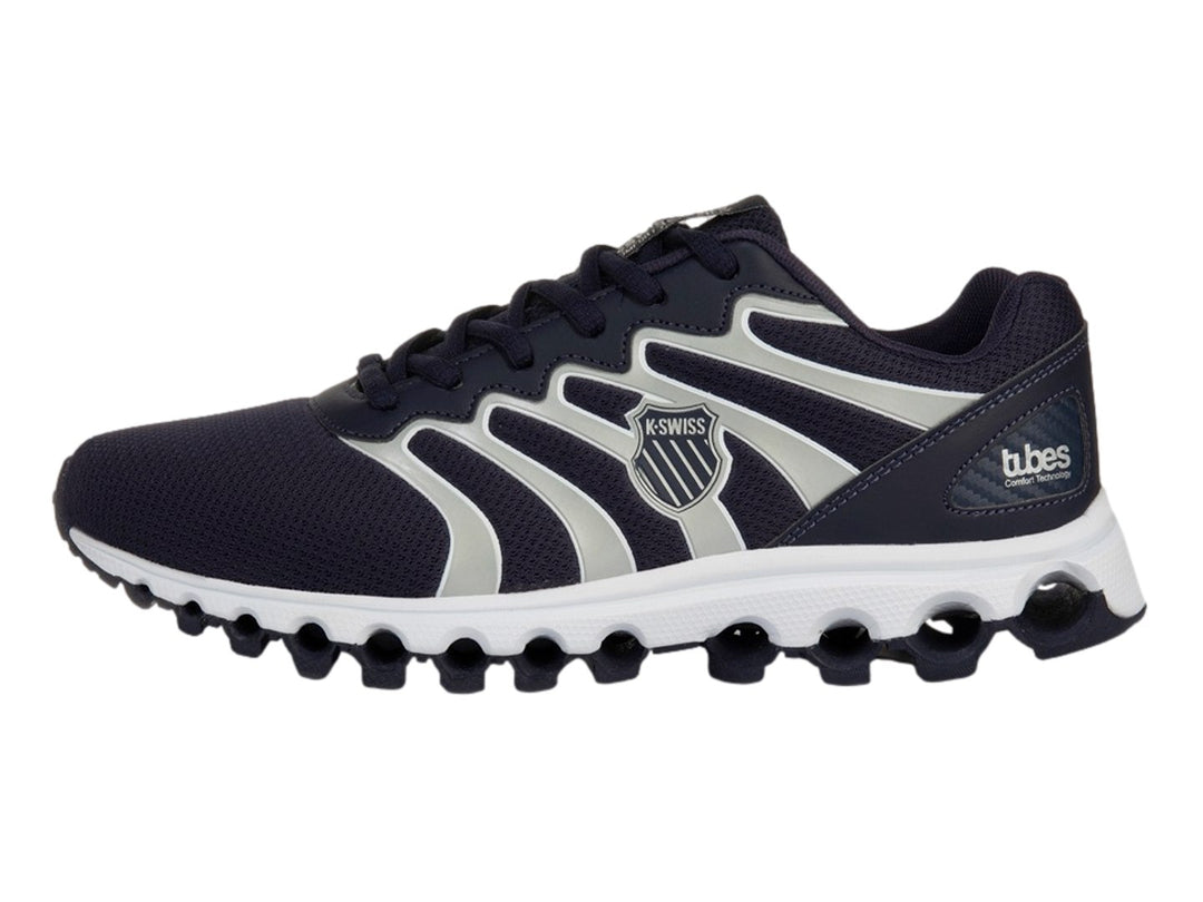 Tenis deportivos K-Swiss color azul marino con detalles plateados y suela blanca.