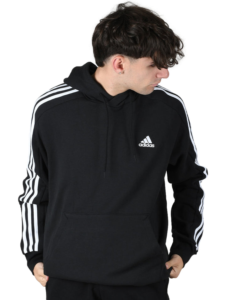 Sudadera con capucha Adidas color negro con tres franjas blancas en las mangas y logo en el pecho.