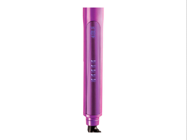 Plancha alaciadora de cabello profesional color morado con placas plateadas sobre fondo blanco.