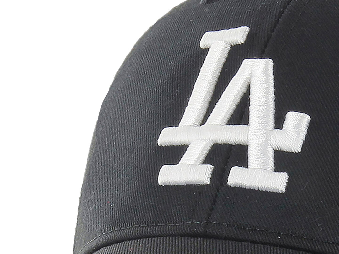 Gorra negra de los Angeles Dodgers con logo blanco frontal y panel posterior de malla.