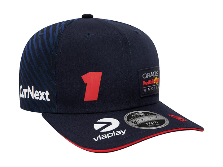 Gorra New Era azul marino de Red Bull Racing con visera plana y detalles en rojo.