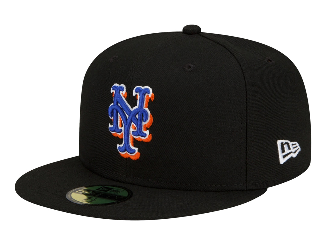 Gorra New Era de color negro con visera plana y logotipo bordado de los New York Mets en el frente.