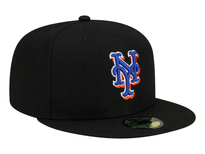 Gorra New Era de color negro con visera plana y logotipo bordado de los New York Mets en el frente.