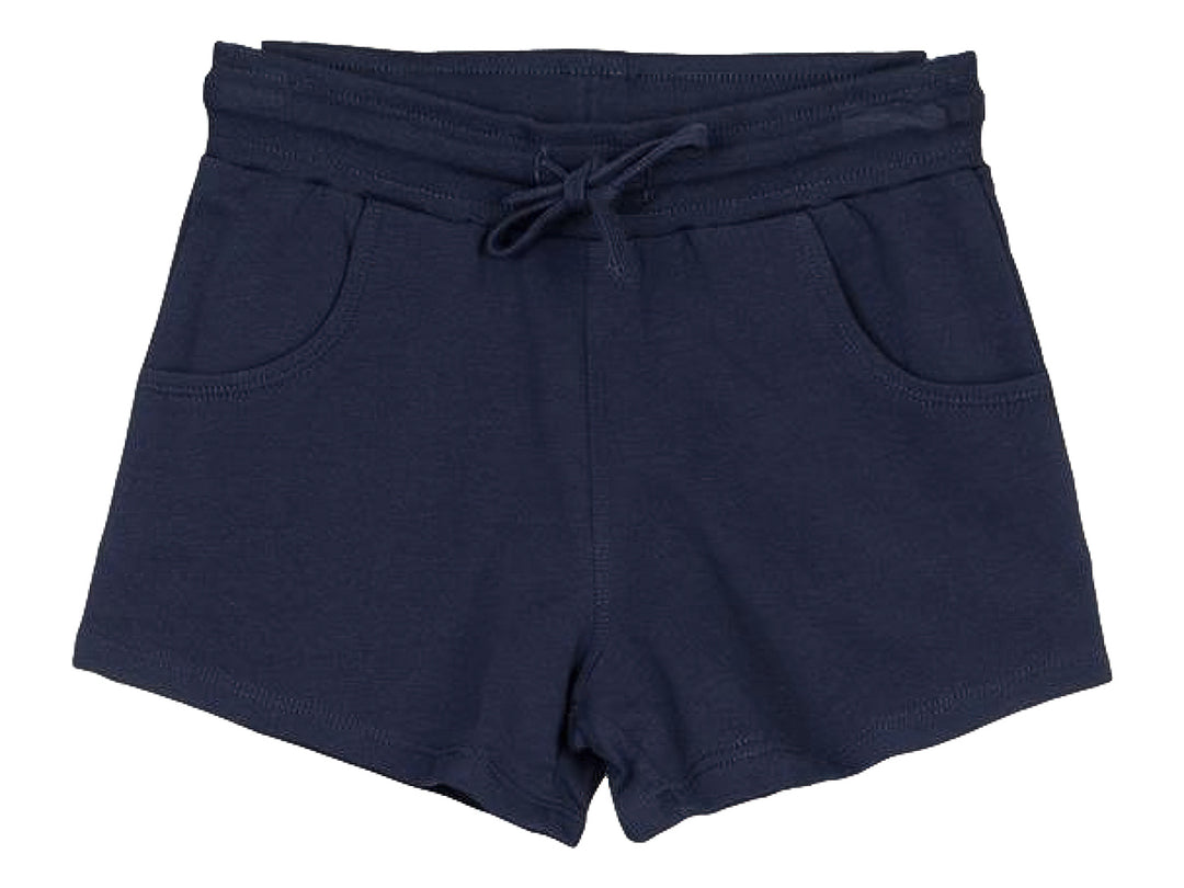 Shorts infantiles de color azul marino con cintura elástica y cordón ajustable.