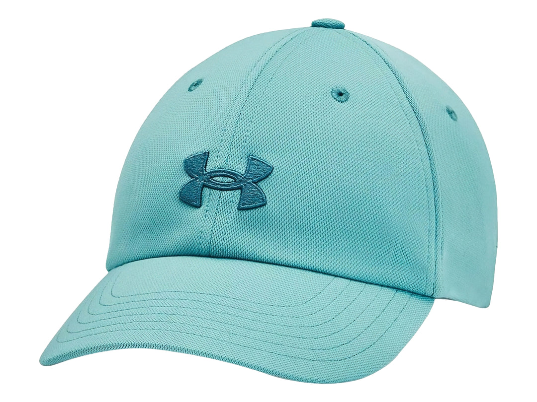 Gorra deportiva Under Armour en color azul celeste con logotipo bordado al frente y visera curva.