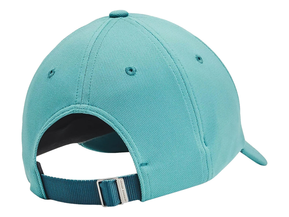 Gorra deportiva Under Armour en color azul celeste con logotipo bordado al frente y visera curva.