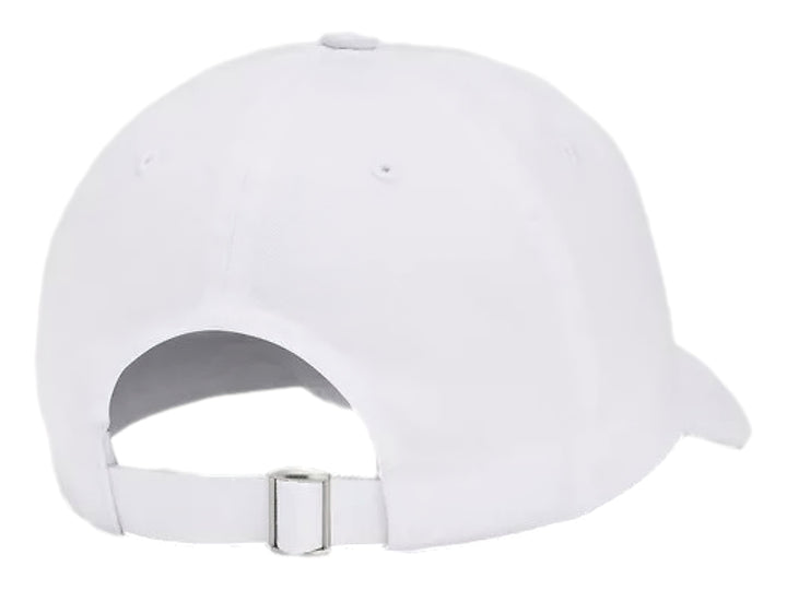 Gorra blanca de Under Armour con logotipo y nombre de la marca en color negro en el frente.
