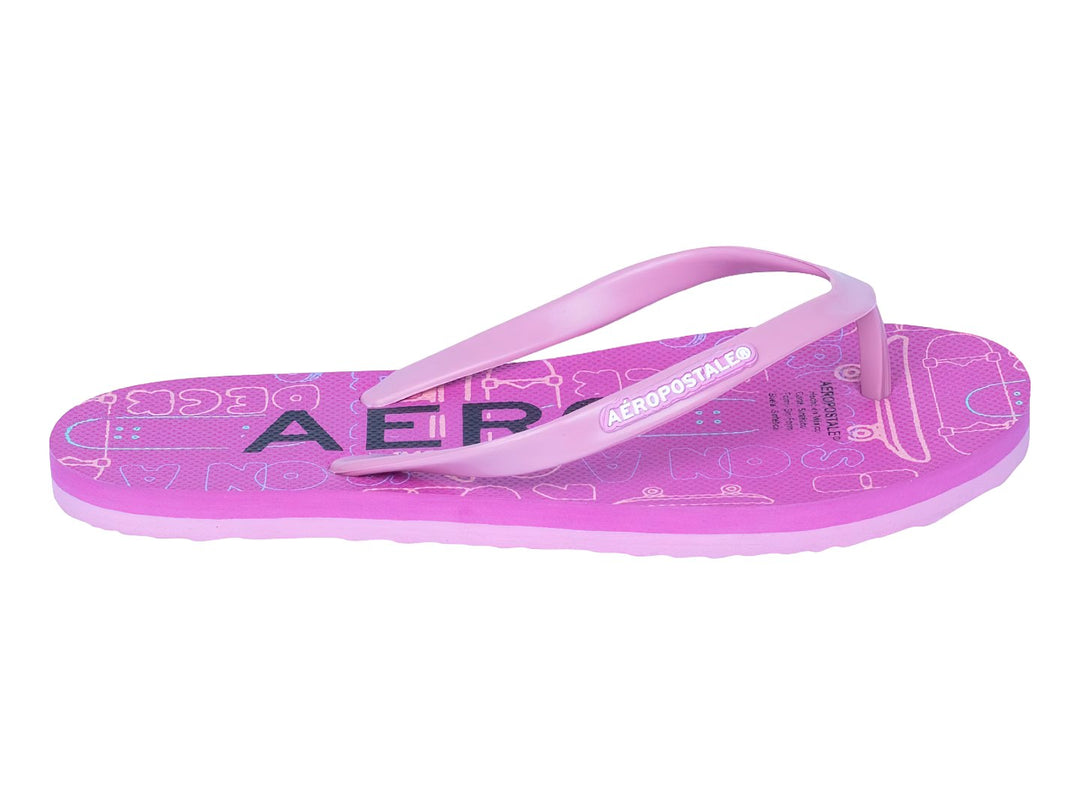 Sandalias moradas de la marca Aeropostale con estampado temático de skate y correa en tono coordinado.