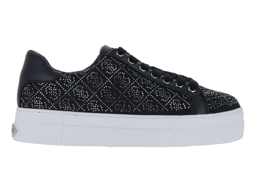 Tenis Guess negros con detalles de brillos en forma de rombos y suela de plataforma blanca.