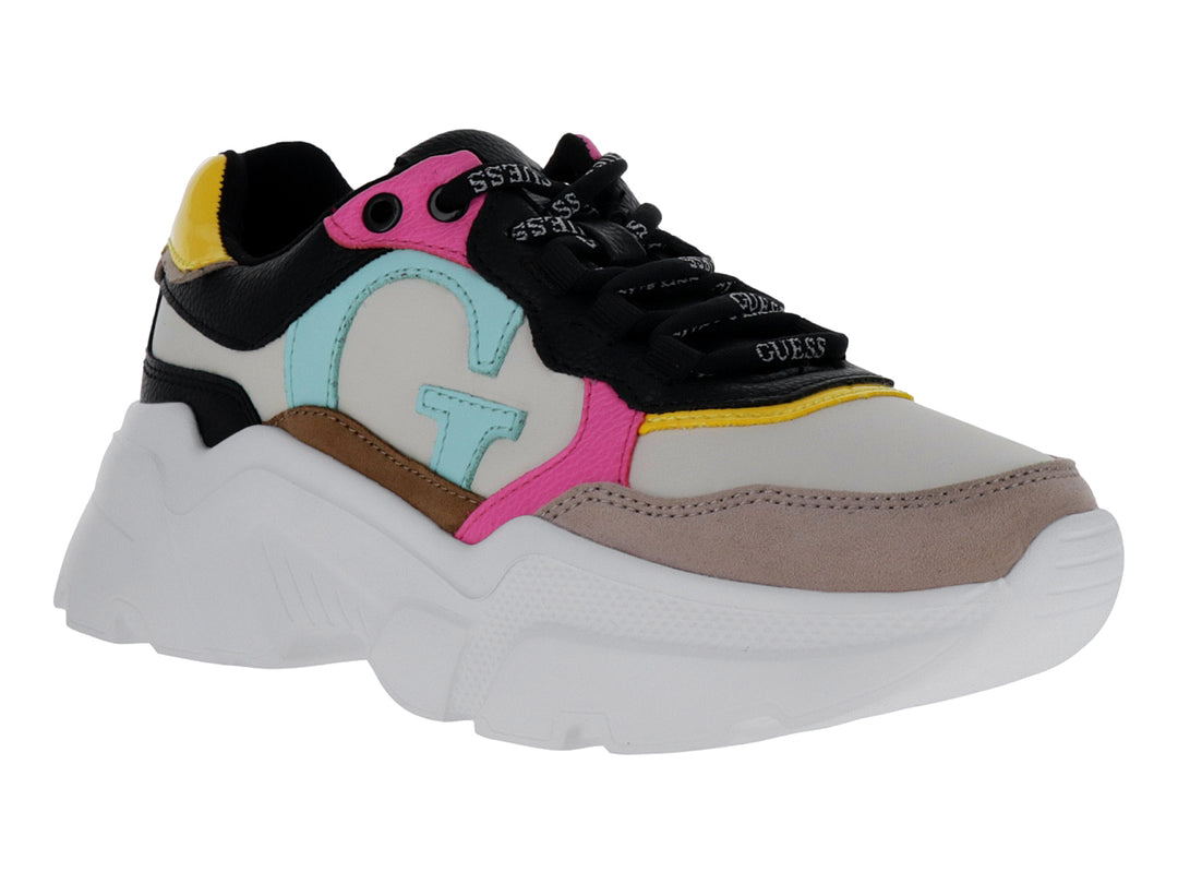 Tenis Guess GW Hallis color ivory con detalles multicolor y suela blanca de plataforma gruesa.