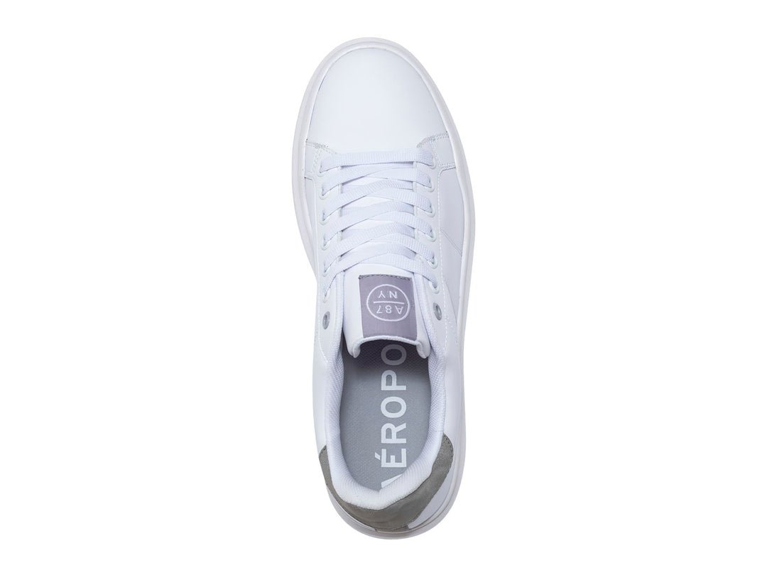 Tenis blancos de Aeropostale con detalles en gris y suela blanca.