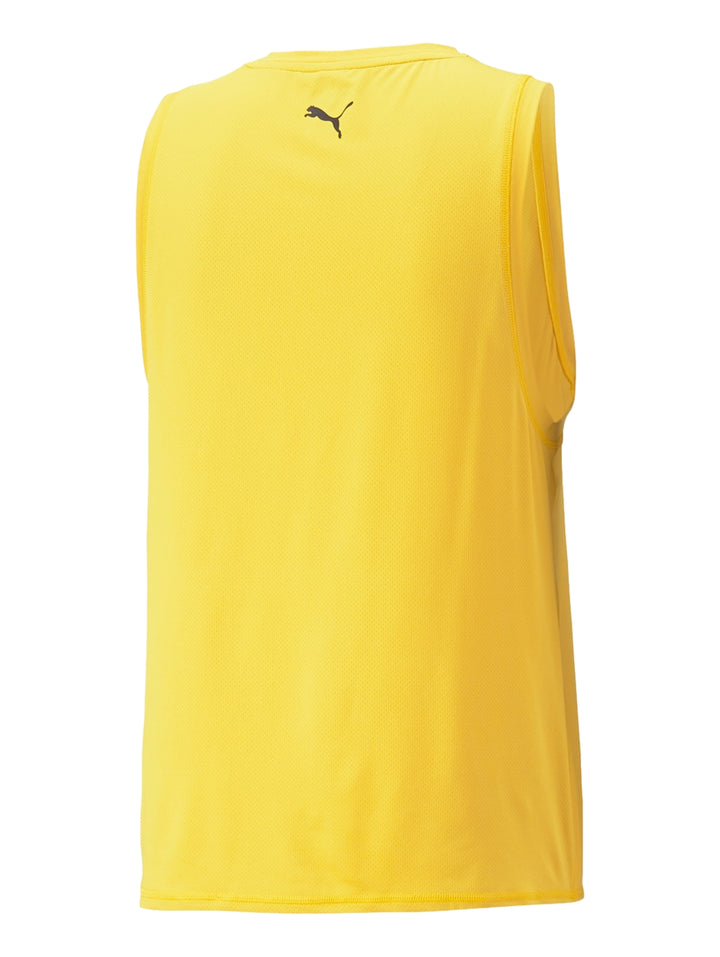 Camiseta deportiva sin mangas PUMA en color amarillo Fresh Pear con logotipo vertical en el pecho.
