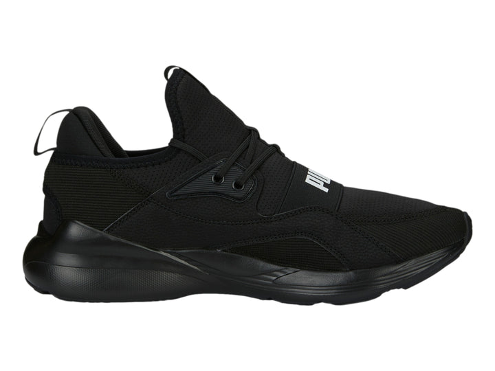 Tenis deportivo Puma en color negro con tejido de malla y suela robusta