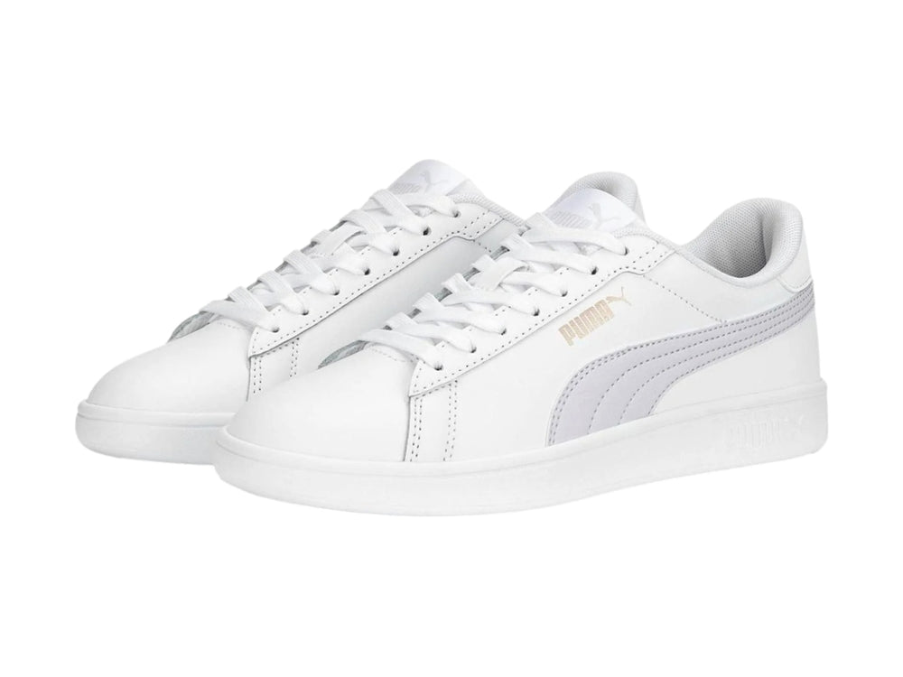 Tenis PUMA Smash 3.0 L color blanco con detalle lateral en gris lavanda.