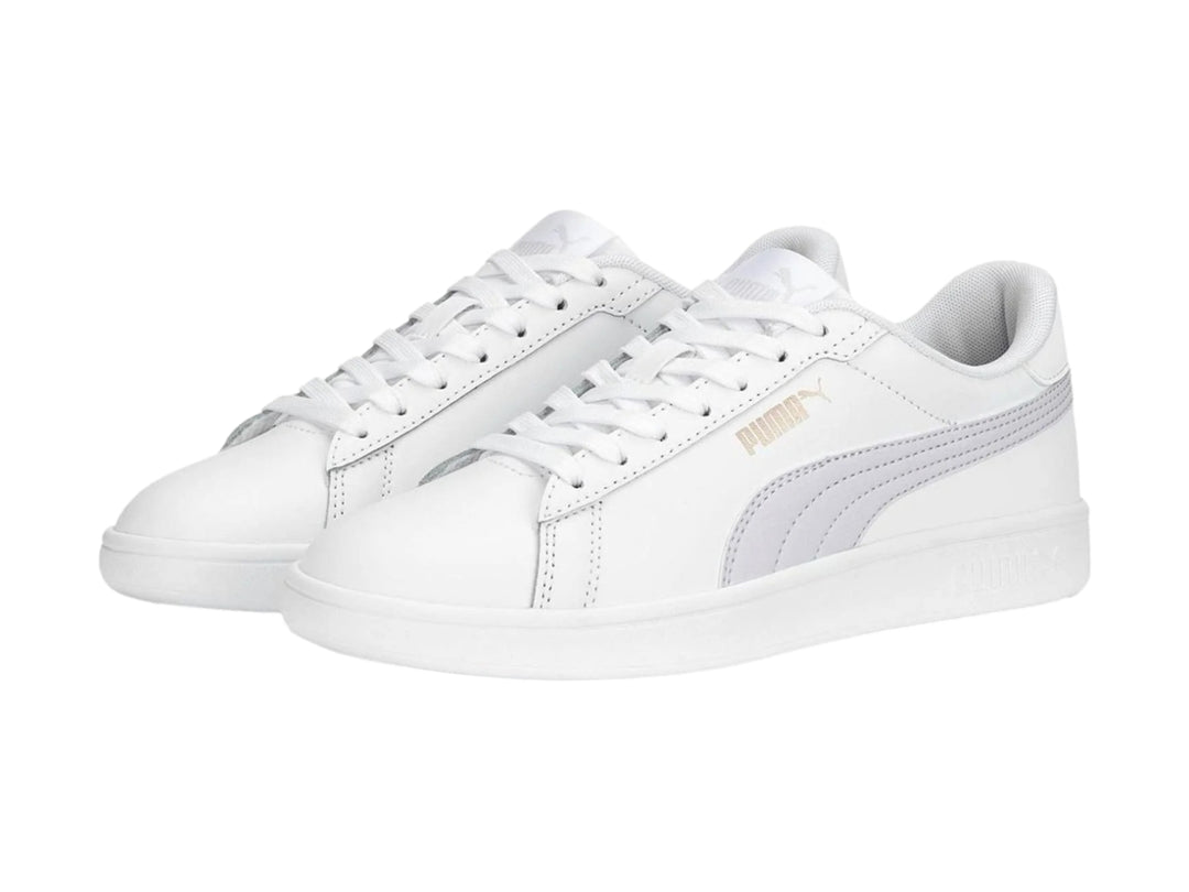 Tenis PUMA Smash 3.0 L color blanco con detalle lateral en gris lavanda.