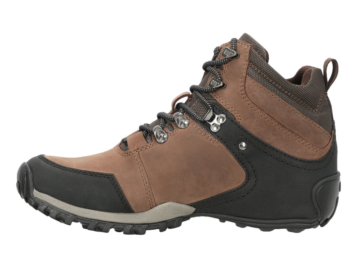 Bota de trabajo Caterpillar color marrón oscuro con refuerzos negros y suela antideslizante.