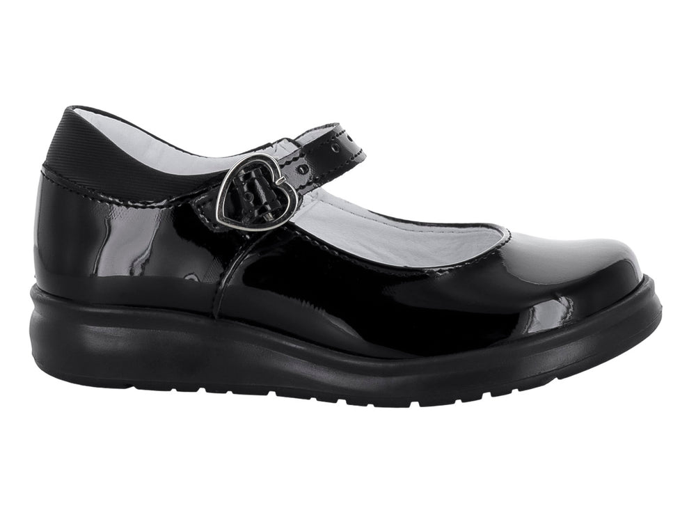 Zapato infantil de charol negro brillante con correa y hebilla plateada.