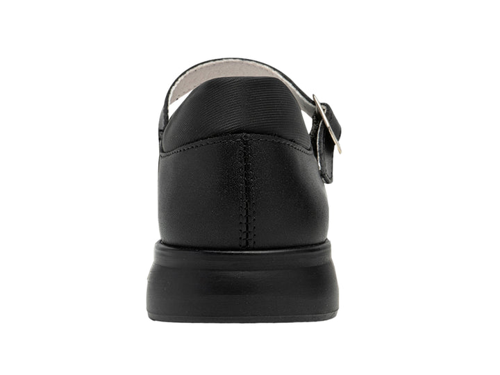 Zapato infantil negro estilo Mary Jane con correa, hebilla plateada y adorno de mariposa.