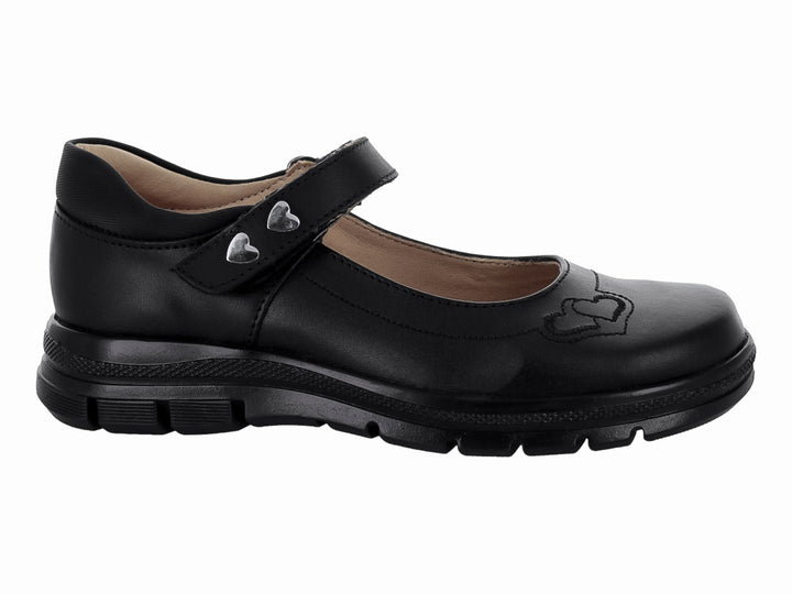 Zapato infantil negro de material napa con correa y detalles de corazones blancos.