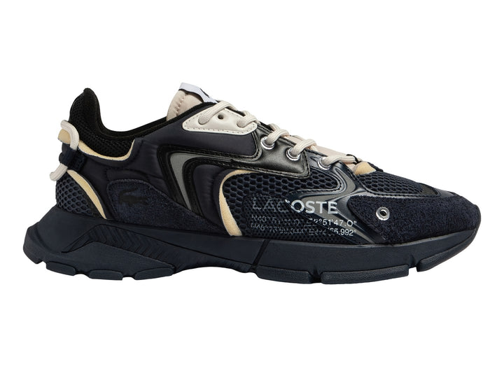 Tenis deportivos Lacoste color azul marino y negro con detalles en beige y suela robusta.