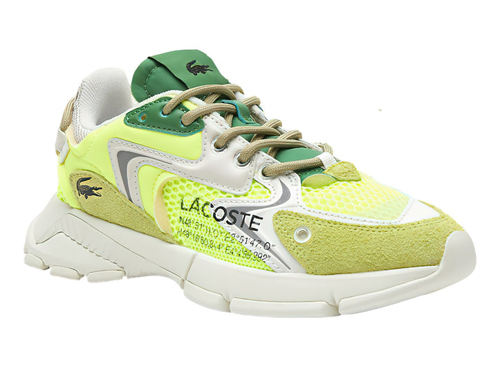 Tenis deportivos Lacoste L003 Neo en color amarillo y blanco con detalles en verde y beige.