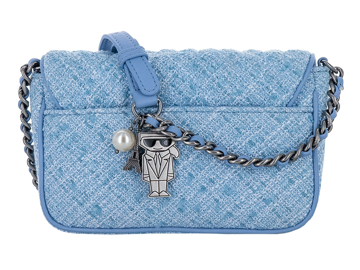 Bolso azul de tejido tipo tweed con cierre de broche metálico y correa de cadena.