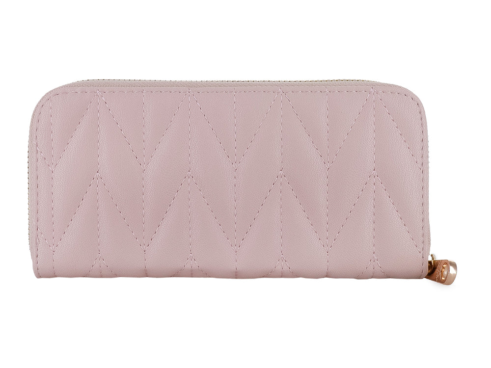 Cartera rosa de la marca Felianna con diseño acolchado en forma de chevron y cierre metálico.