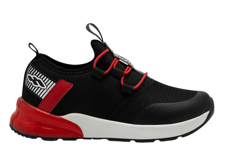 Tenis deportivos infantiles marca YUYIN en color negro con detalles en rojo y suela blanca.