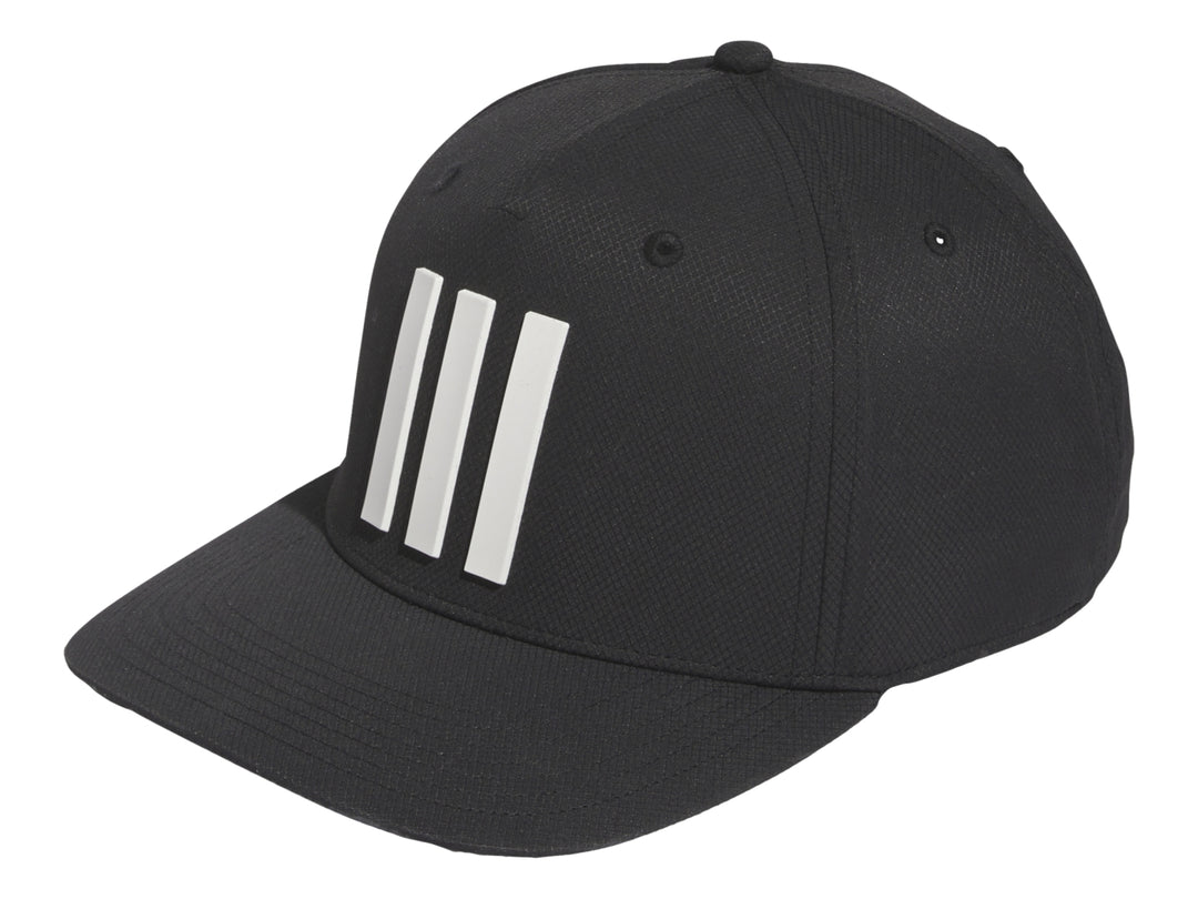 Gorra deportiva Adidas color negro con tres franjas blancas verticales en el frente y visera curva.