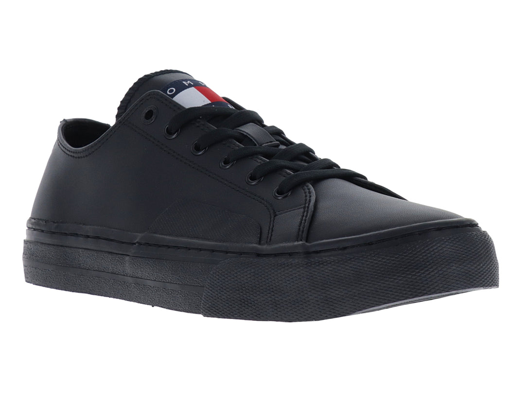 Tenis Tommy Hilfiger color negro, diseño casual de corte bajo con suela vulcanizada.