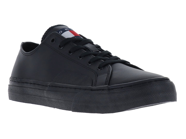 Tenis Tommy Hilfiger color negro, diseño casual de corte bajo con suela vulcanizada.