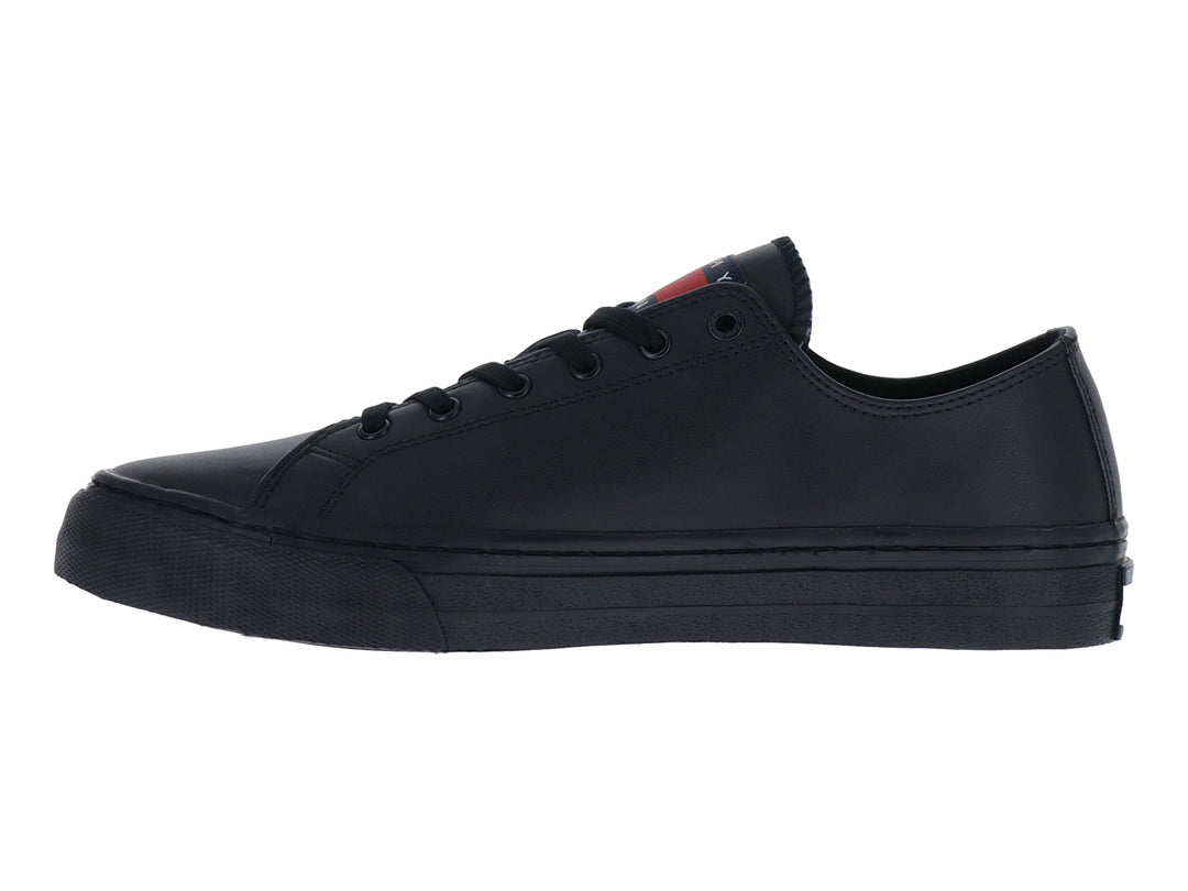 Tenis Tommy Hilfiger color negro, diseño casual de corte bajo con suela vulcanizada.