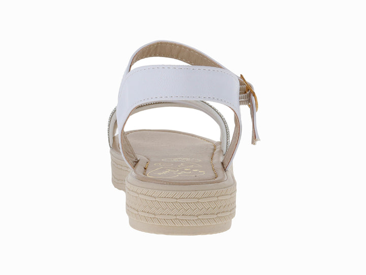 Sandalia blanca para niña con plataforma beige, tiras decoradas con brillo y cierre de hebilla.