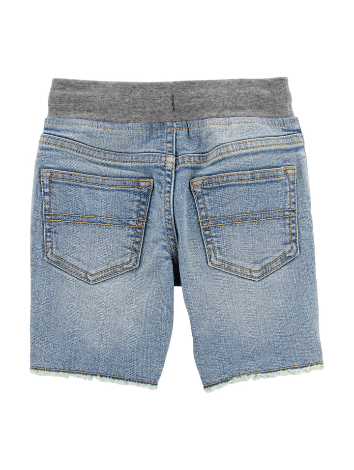 Bermuda de mezclilla azul con cintura elástica gris para niño.