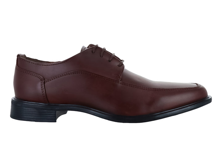 Zapato formal para hombre en color café con cordones y suela negra.