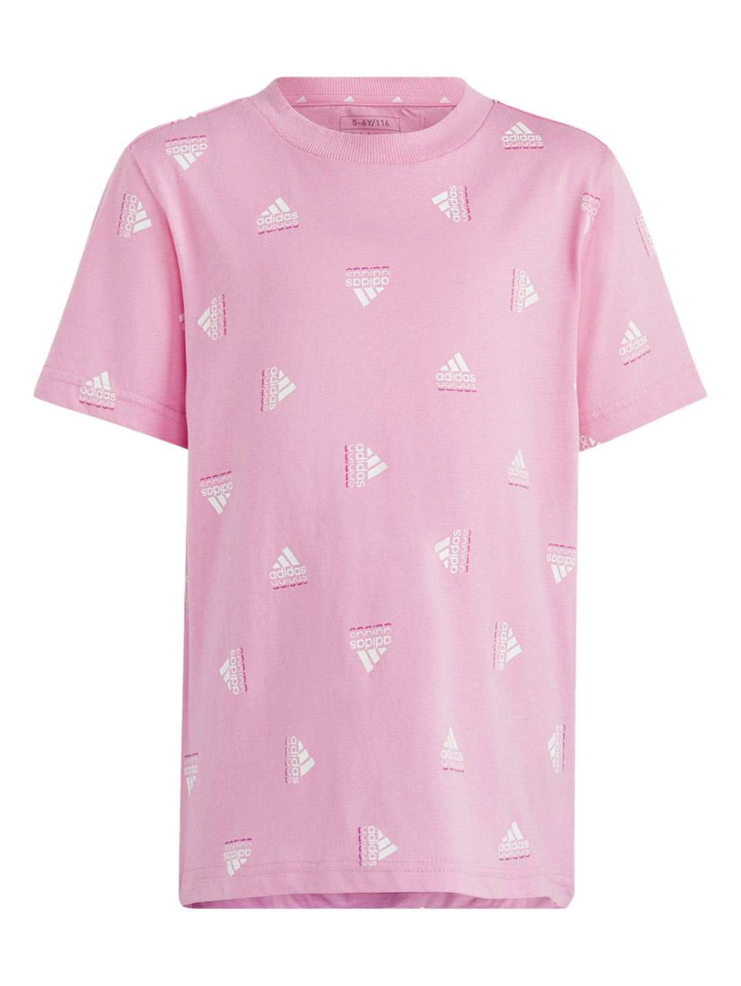 Playera Adidas color rosa con estampado repetitivo de logotipos en blanco, manga corta y cuello redondo.