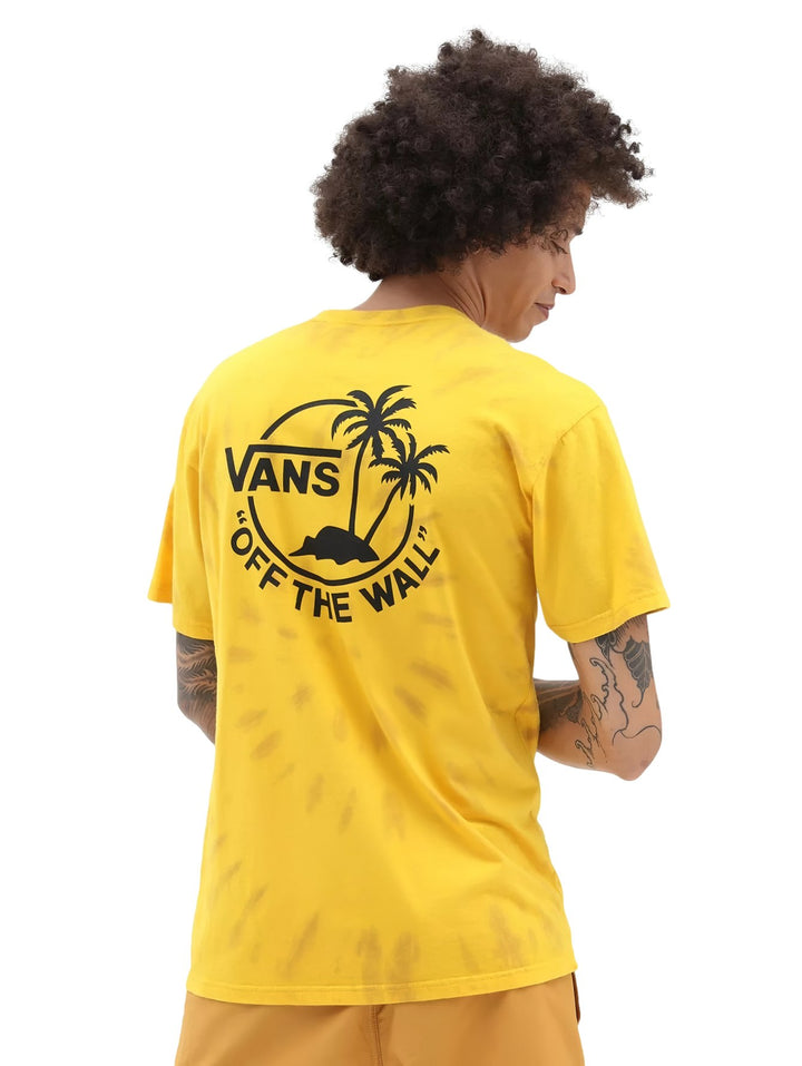 Camiseta amarilla de manga corta con efecto tie-dye y pequeño logotipo de Vans en el pecho.