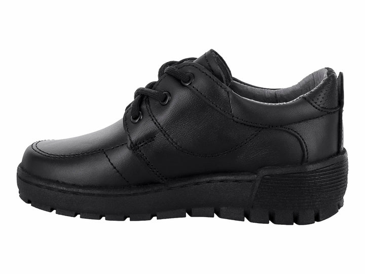 Zapato casual color negro para niño con agujetas y suela resistente.