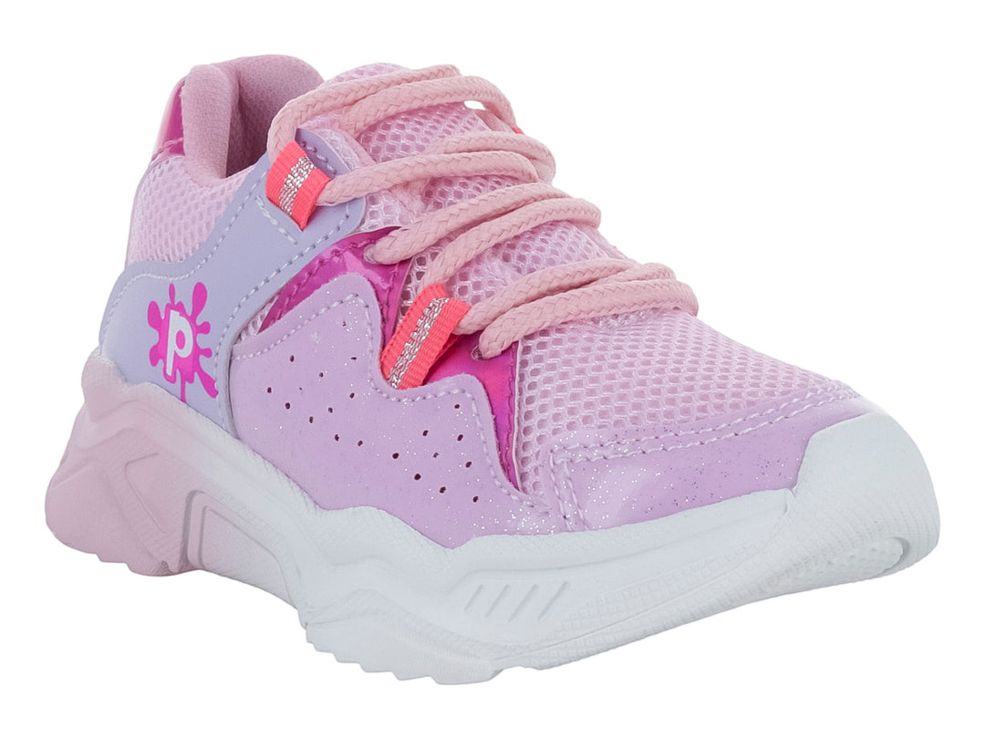 Tenis deportivos para niña en color rosa y morado con detalles brillantes y suela blanca gruesa.
