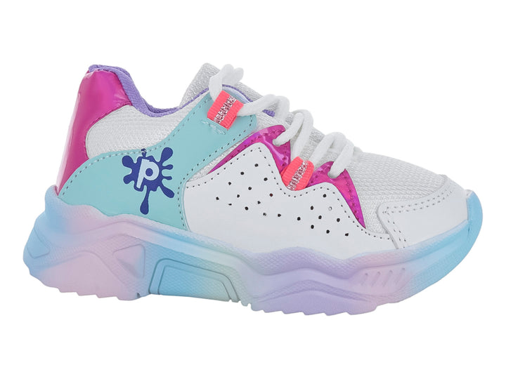 Tenis deportivos infantiles multicolor con base blanca, detalles en rosa y azul, y suela degradada.