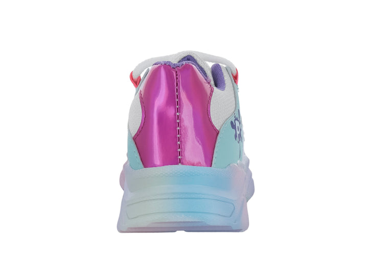 Tenis deportivos infantiles multicolor con base blanca, detalles en rosa y azul, y suela degradada.