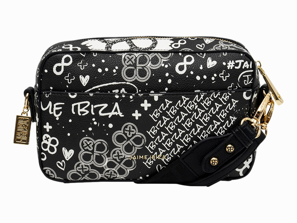 Bolso negro con estampados gráficos en blanco y herrajes dorados de la marca Jaime Ibiza.
