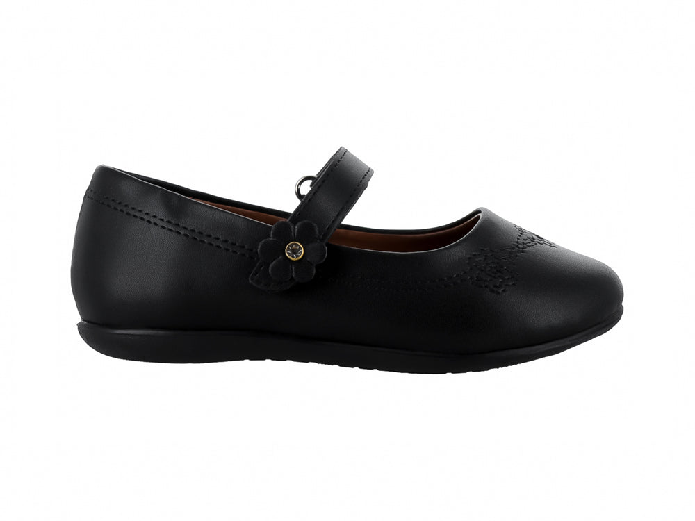 Zapato negro para niña estilo Mary Jane con detalle de flor y correa ajustable.