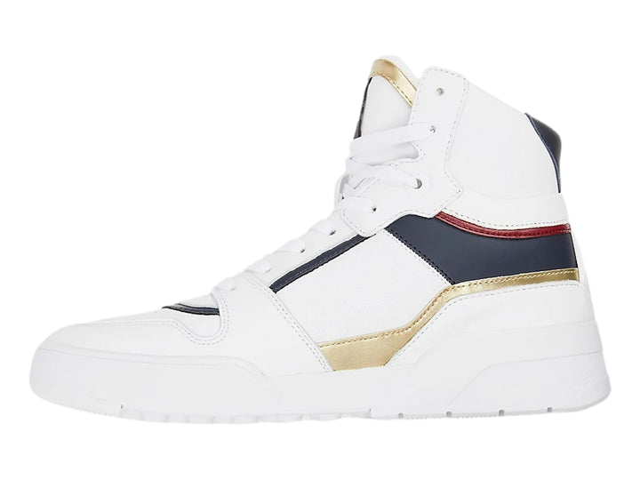 Tenis Tommy Hilfiger blancos de bota alta con detalles en negro, rojo y dorado.