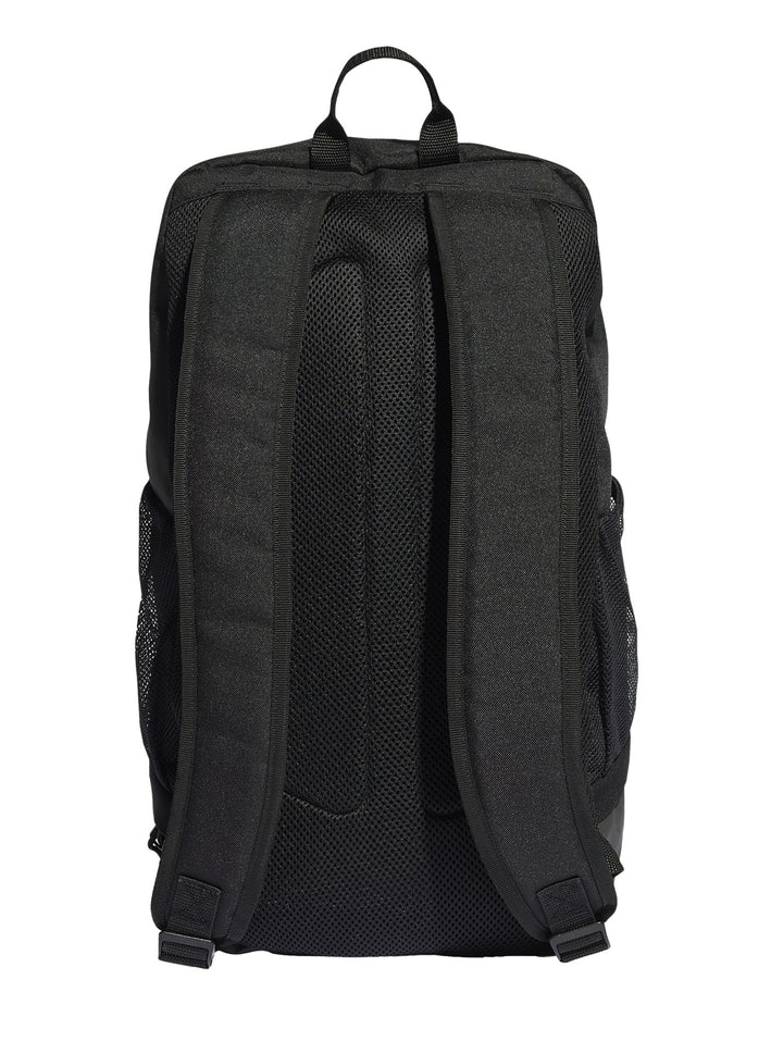 Mochila Adidas Tiro L de color negro con detalles en blanco y bolsillos laterales de malla.
