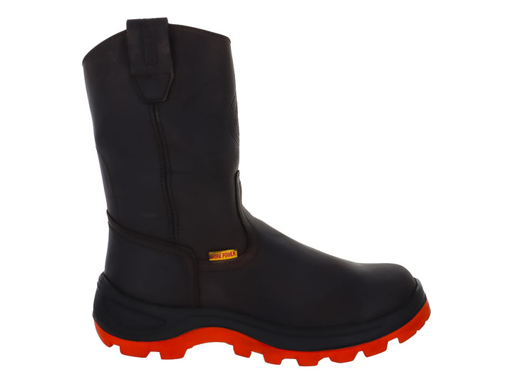 Bota de trabajo Work Power color negro con suela naranja robusta.
