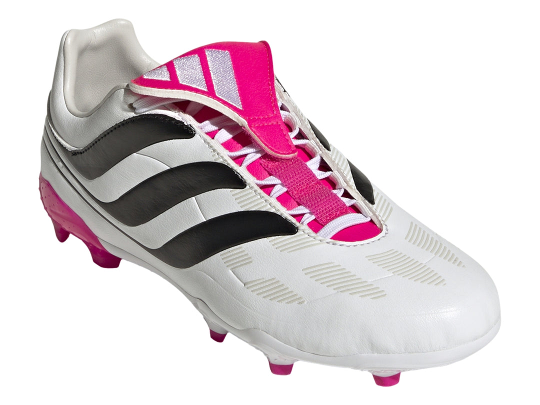 Zapato de fútbol Adidas Predator Precision.3 color blanco con franjas negras y detalles en rosa.