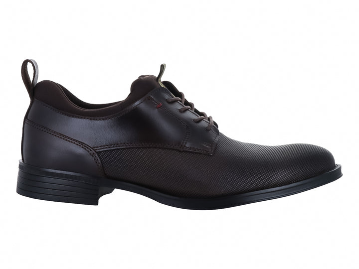 Zapato formal de piel color café brandy con cordones y suela negra.